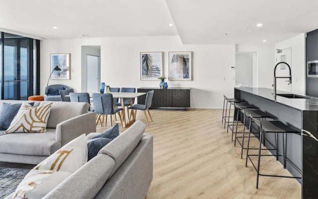 Circle on Cavill - Q Stay