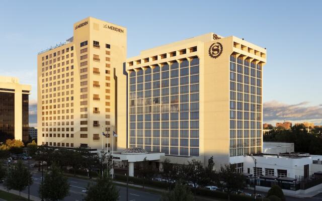 Sheraton Charlotte Hotel