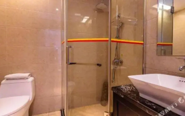 Super 8 by Wyndham Guiyang Qian Ling Park Rui Jin North Road