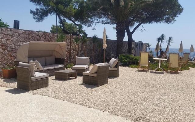 Taormina Mare Apartments,Suites & Beachclub