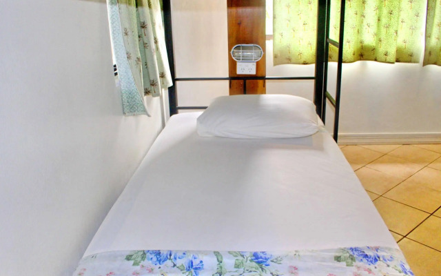 Bluewater Lodge - Hostel