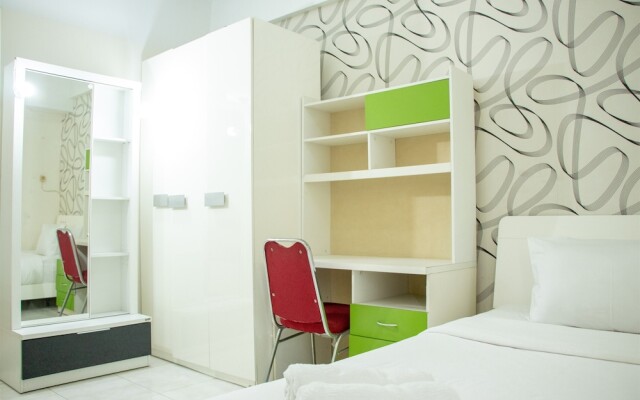 Homey And Cozy Stay Studio At Margonda Residence 2 Apartment