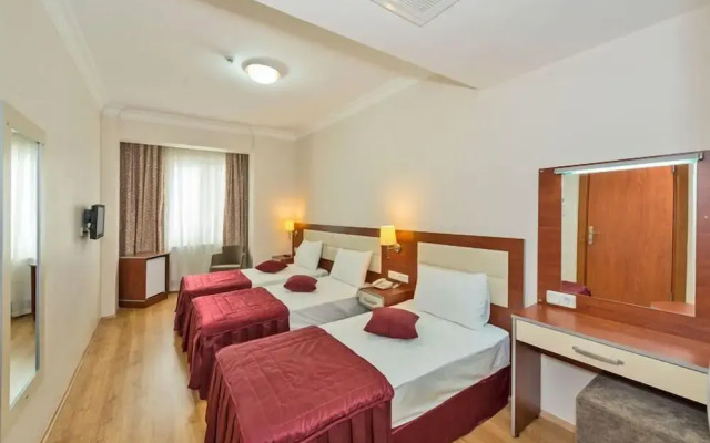 La Garden Hotel