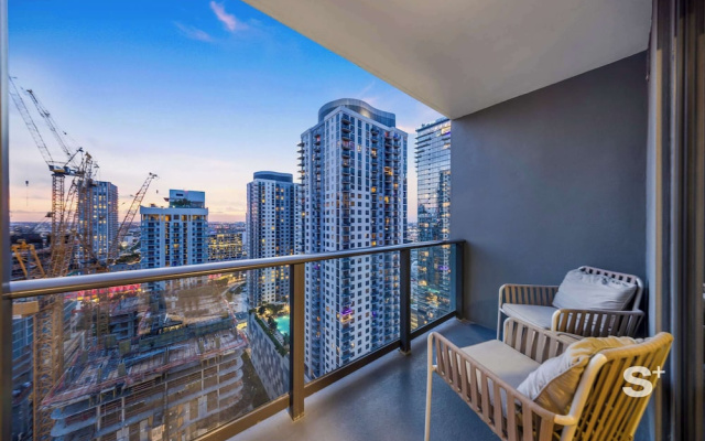 Downtown 1-BD Condo With City Views