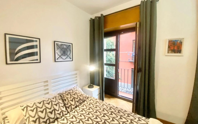 Centro Embajadores / Luxury Apartment