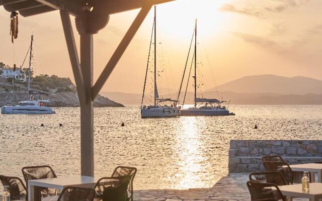 Mandraki Beach Resort