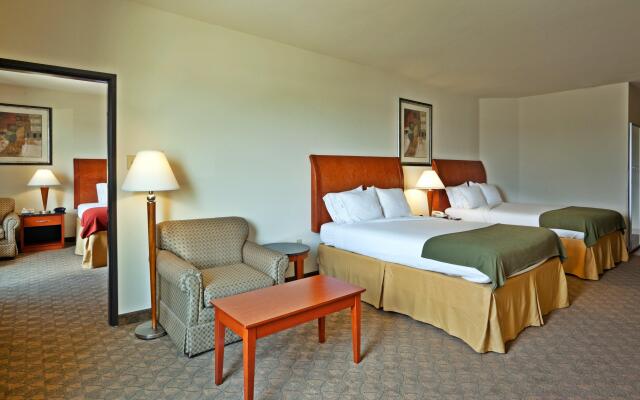 Holiday Inn Express Hotel & Suites Fairfield - North, an IHG Hotel