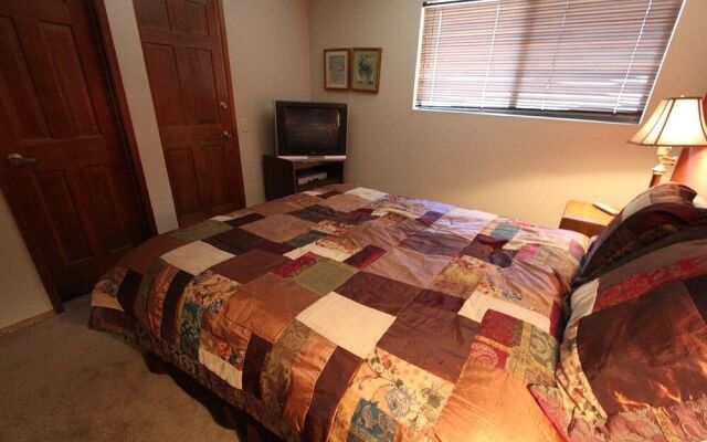 Rainbow S 4 3 Bedroom Condo by RedAwning