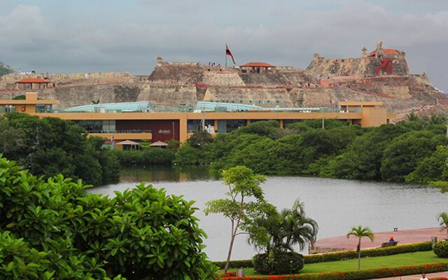 Nautilus Plaza Hotel