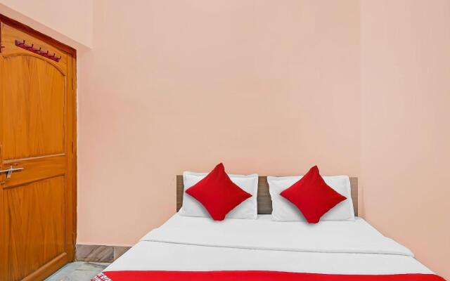OYO Flagship 80598 Aditya Guest House
