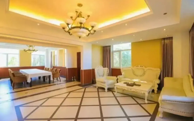 Chateau Monette Hotel & Resort