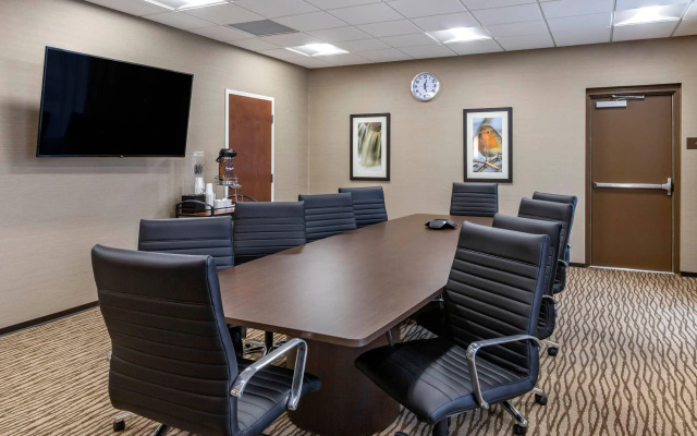 Comfort Inn & Suites