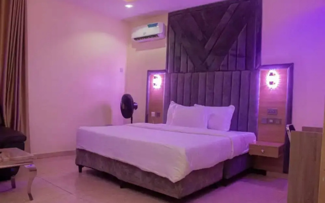 Correct Residence & Resort