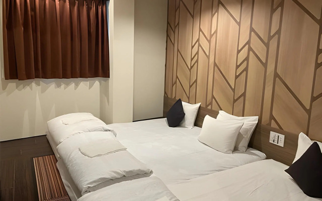 HOTEL LiVEMAX Esaka