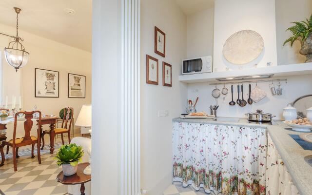 Casa Uccia in Lucca With 1 Bedrooms and 1 Bathrooms