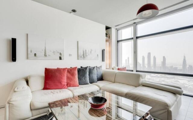 Amazing Skyline Views Apartment in Index Tower