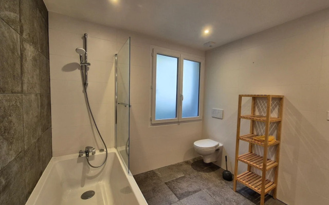 Nice Holiday Flat, 100 m From the Beach, Erquy