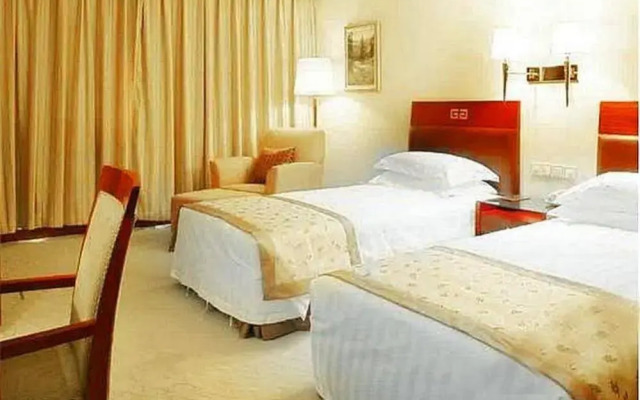 Chengde Tianbao Holiday Hotel