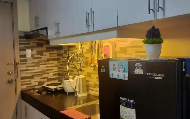 Spacious 1-bedroom Condo in Quezon City With Private Pool