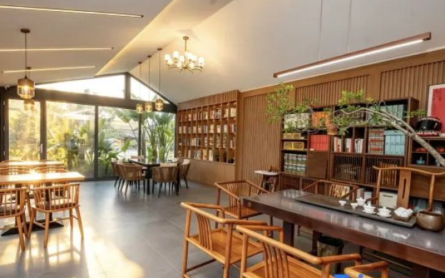 Yinqi Wuxiang Nacuo Guesthouse
