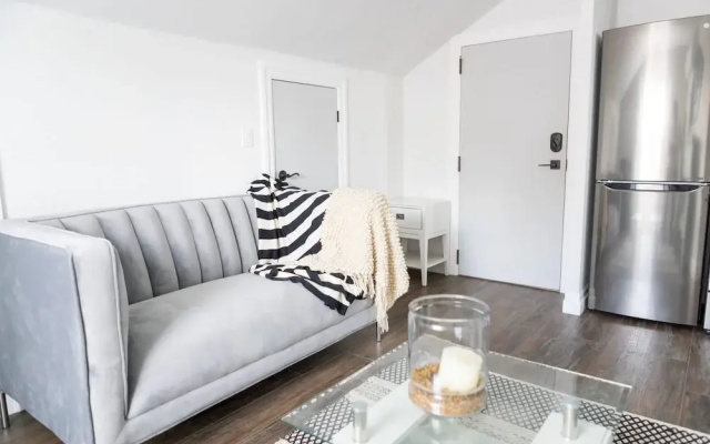 Modern Apt Neardowntown Ideal for Long Stays - U3