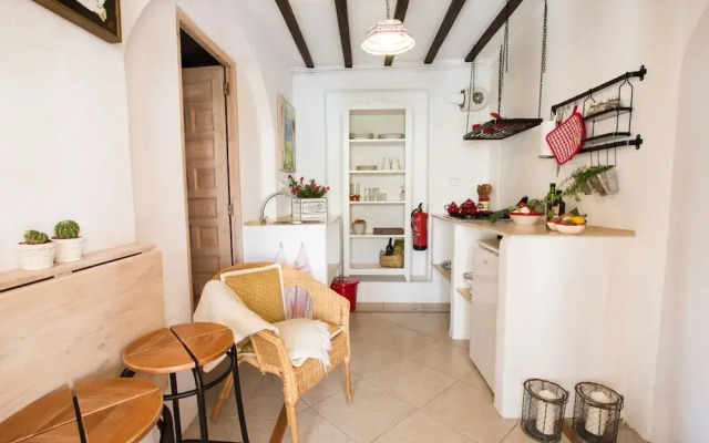 Studio Apartments for 2 in Lakeside Andalusian Finca