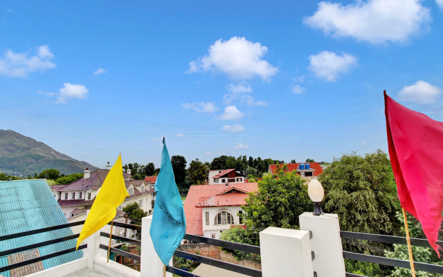 Collection O Dal Lake