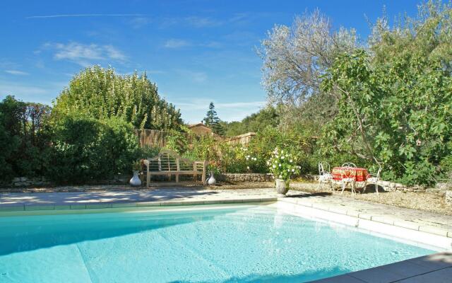 Splendid Villa in Viens With Swimming Pool