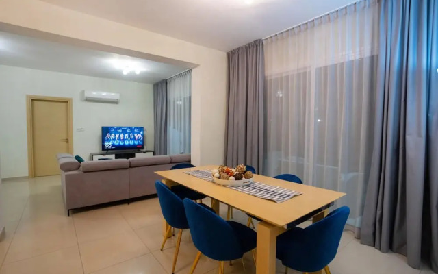 Bay View Gardens Apt 1
