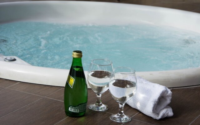 CO302 Luxuosa Cobertura de 3 suites com jacuzzi