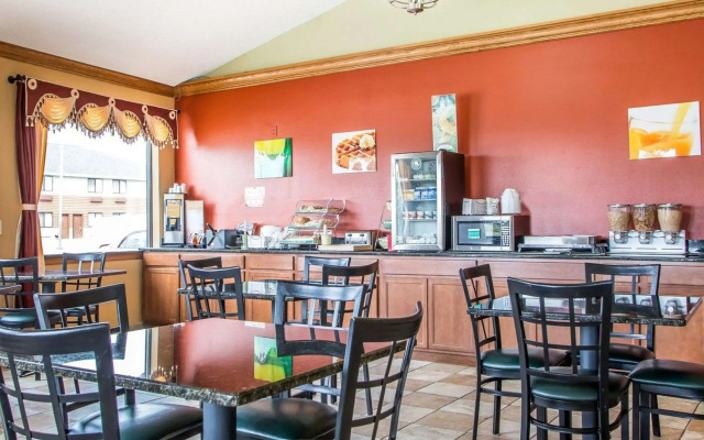 Quality Inn Morton at I-74