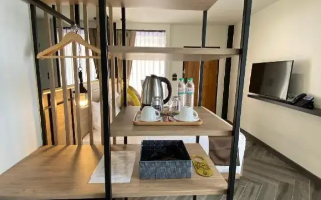 The Gold Living Life