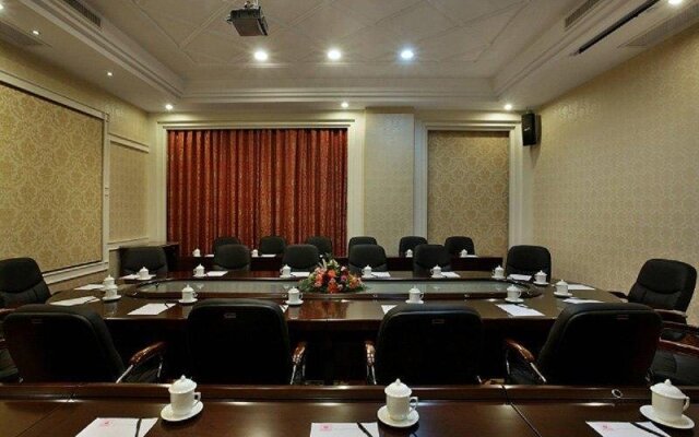 Golden Splendid Hotel Gynn
