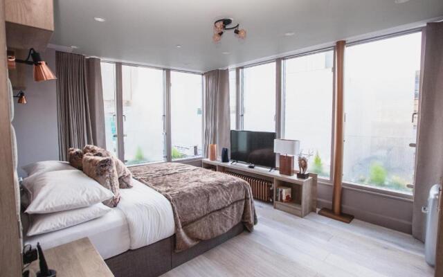 Clarendon Suites