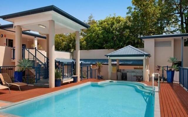 The Newport on Macrossan - Adults Only