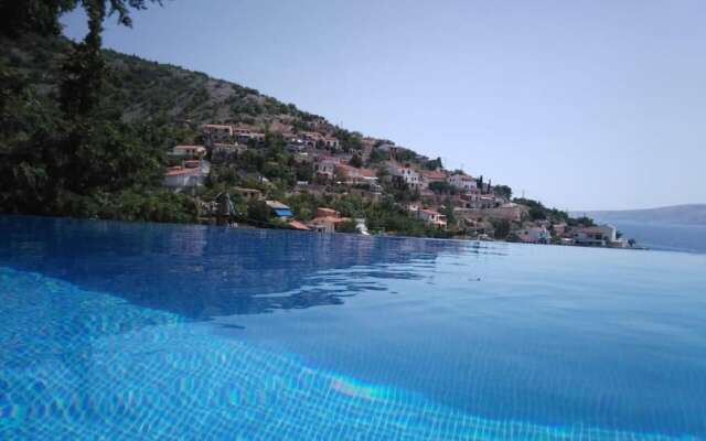 Villa Relax, Amazing View and 2 Pools