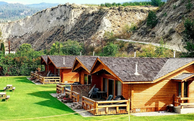 Sandy Beach Lodge