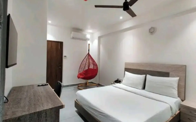 Hotel Blue Shine