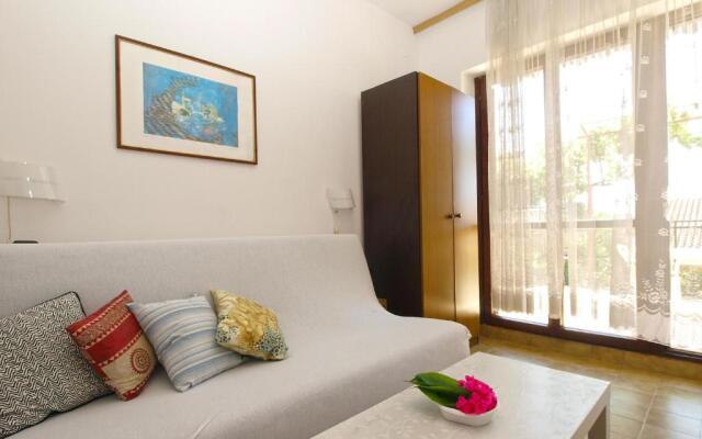 Apartments Viktorija 1828