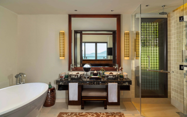 Banyan Tree Lang Co