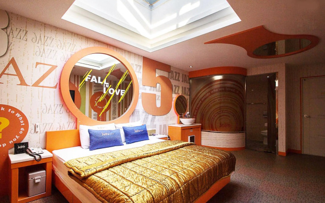 Jaya Hotel
