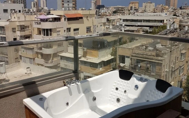 Luxury Apartment in Tel Aviv