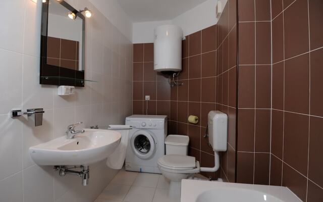 Citybreak Apartman With Private Beach Near Split