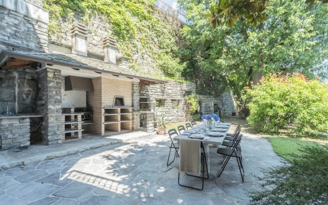 Villa Chiara Moltrasio With Private Garden by Rent all Como