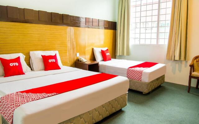 SUPER OYO 89408 Royal Hotel