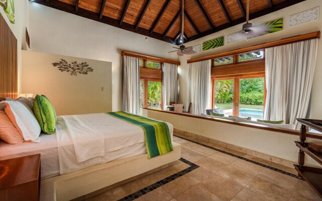 Rustic Private Bungalow at Green Village w Picuzzi Included