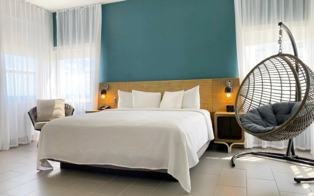 Marseilles Beachfront Hotel