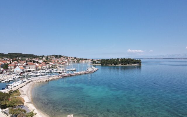 Beachfront Studio-apartment Spazzio