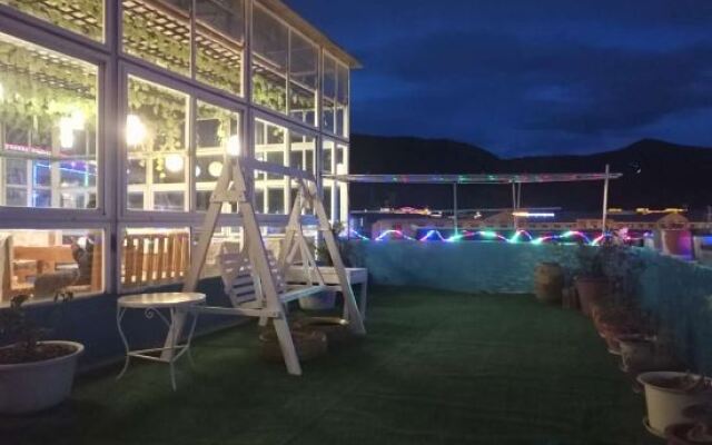 Shangri-La Tibetan Cypress lnn