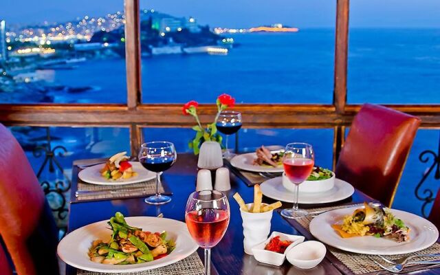 Korumar Deluxe Hotel